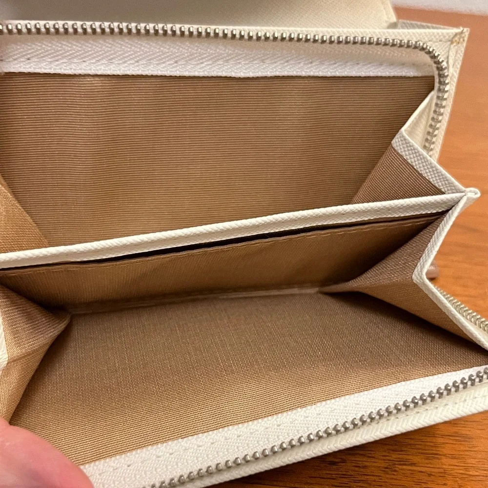 EUC Burberry Nova Check Compact Bifold Wallet